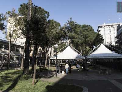 Accanto all�edificio religioso persiste un parchetto dove da sempre gli anziani del rione giocano a tressette e scopa